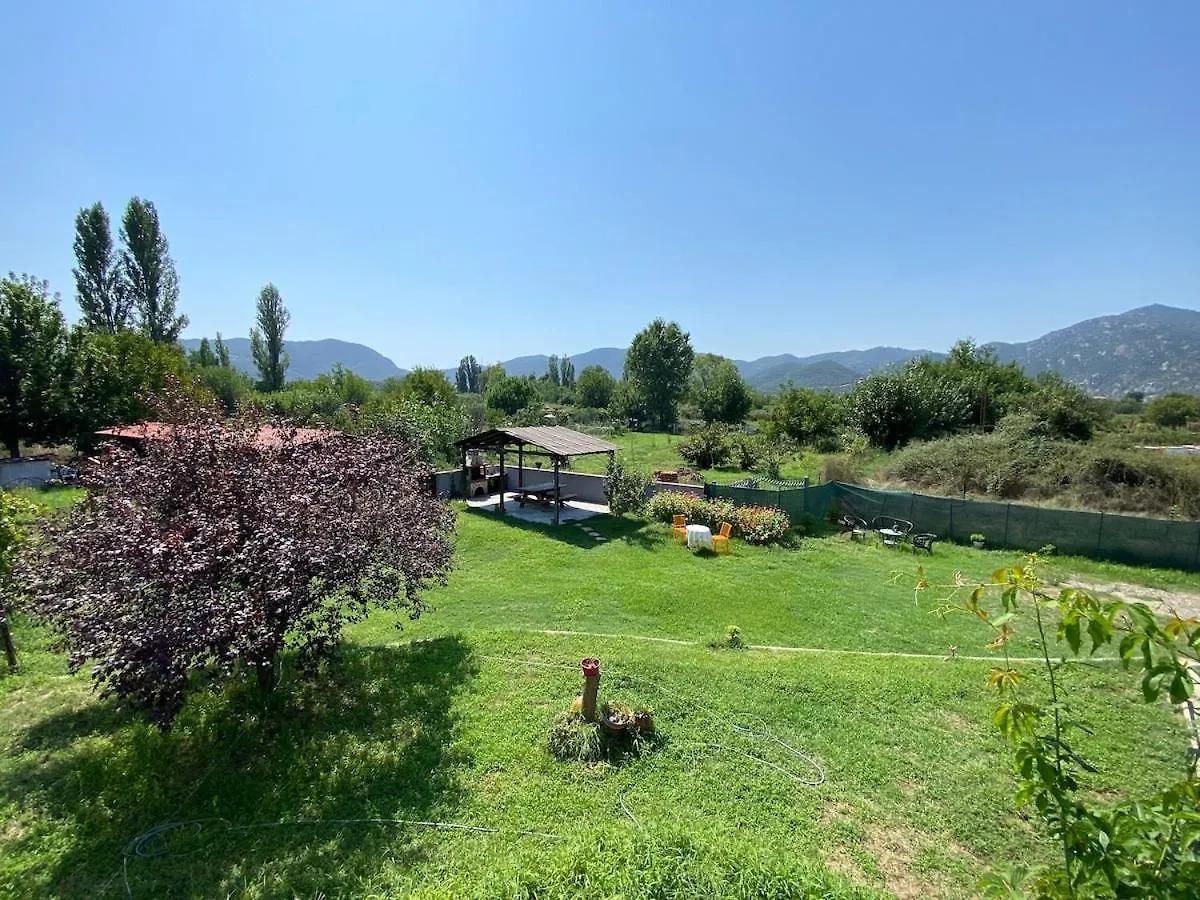Luxurius Comfy 2-Floor Apartment With Big Yard 시키아